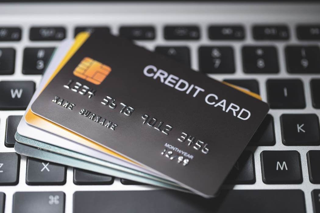 How to Choose the Right Credit Card: Key Factors to Consider